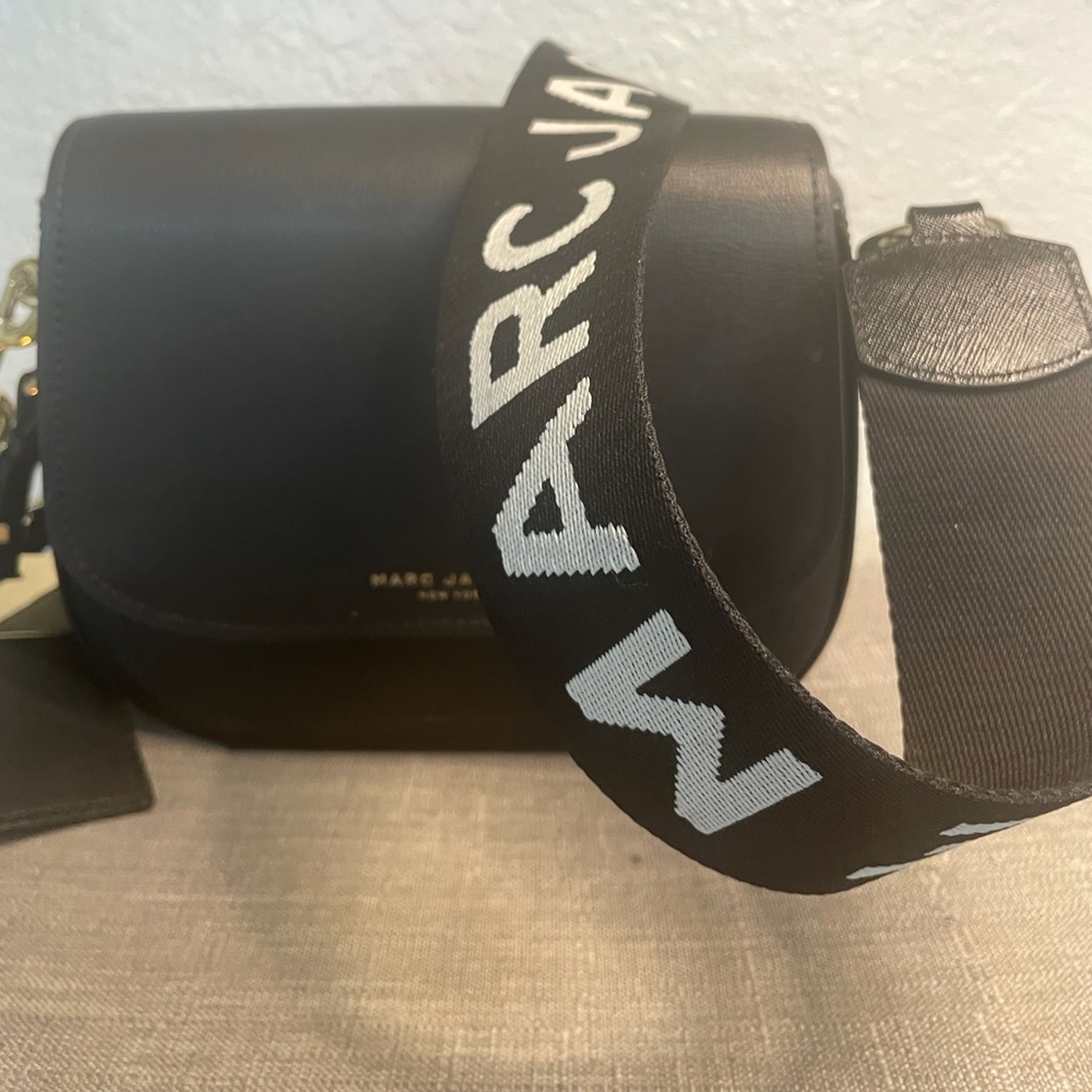 Marc Jacobs, medium size, black with gold hardware